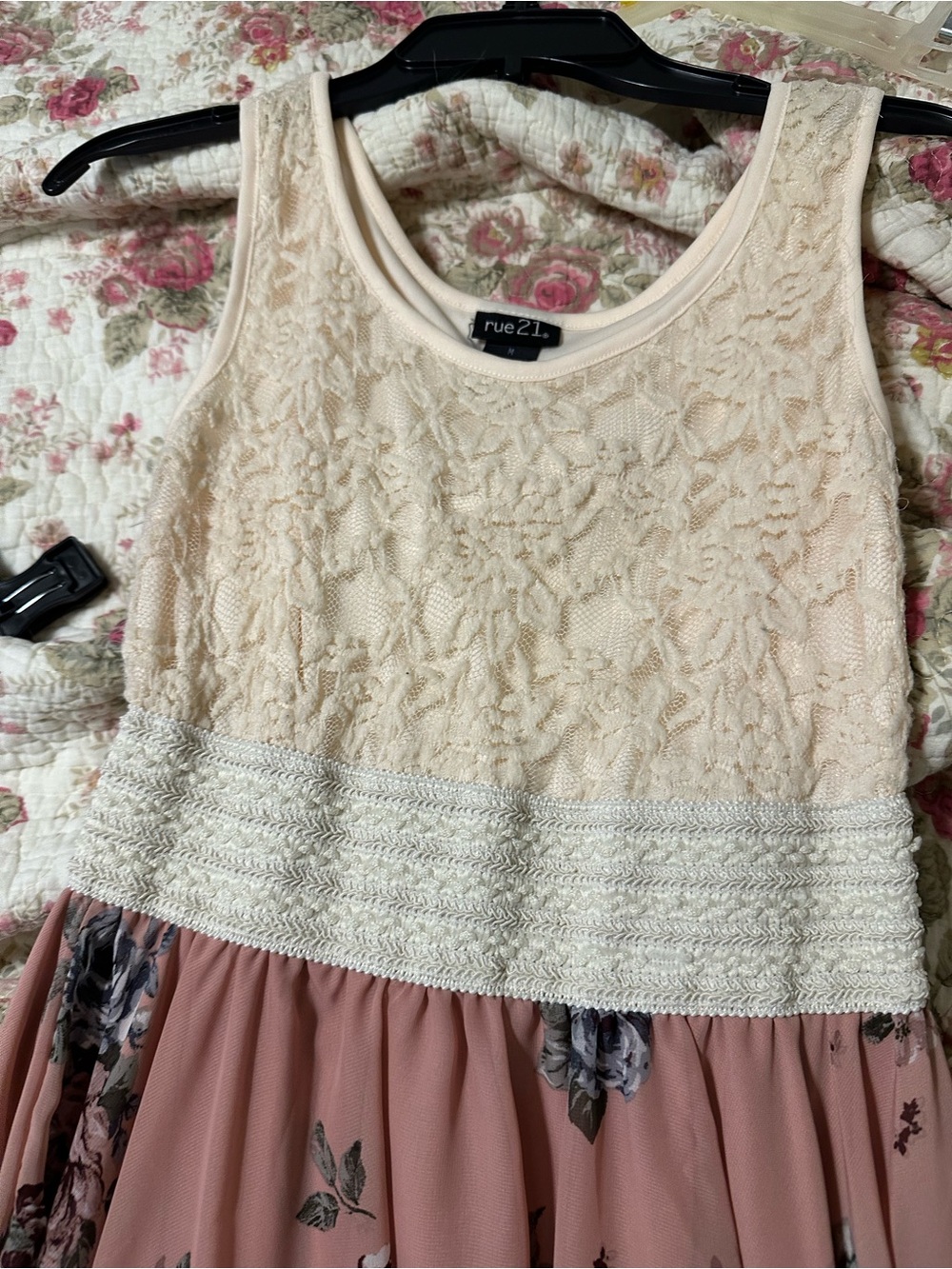 Rue 21 Medium Floral Lace Pink Cream Dress M EUC